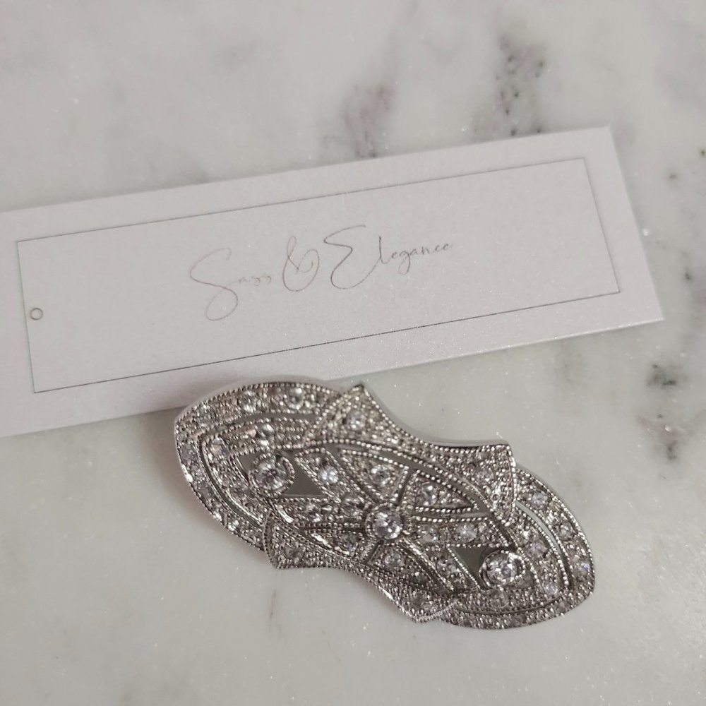 Art Deco crystal set in rhodium plated brooch. NEW - Picture 2 of 5
